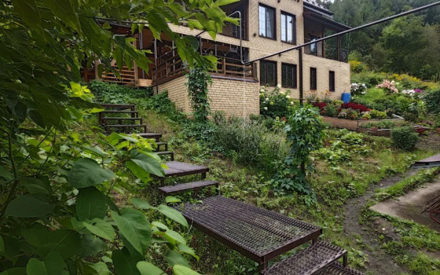 Radevichi Guest House