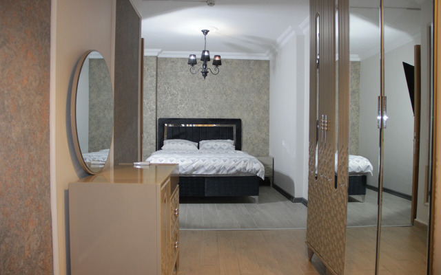 Отель Solo Suites