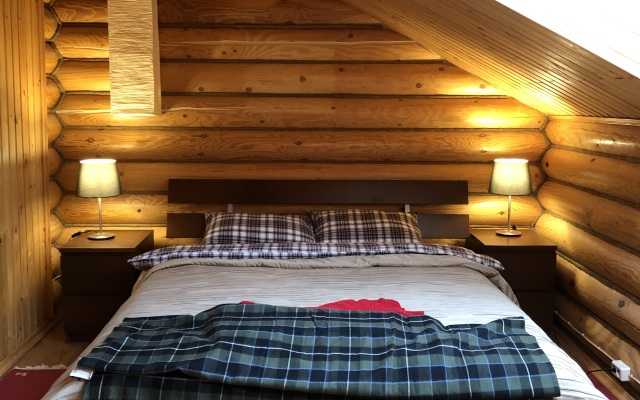 Гостевой Дом с Клёвой Рыбалкой в Своём Пруду, Около Реки