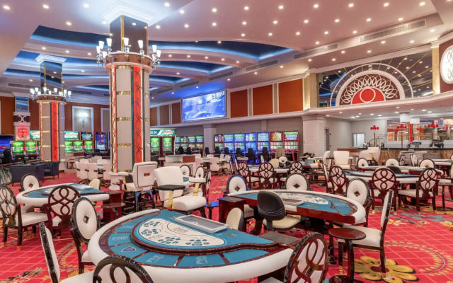 Merit Royal Gardens Hotel & Casino