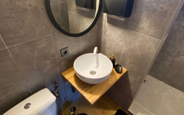 Peak Lodge Living Quarters