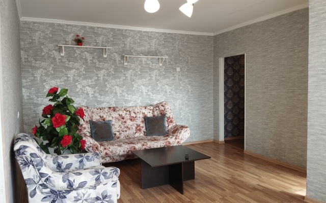 Dvukhkomnatnye Apartamenty Vozle Zh/d I Avtovokzalov, Tsentr Flat