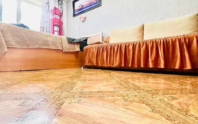 Апартаменты Строителей 5/1(43)