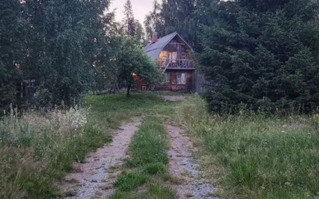 Частный дом у леса