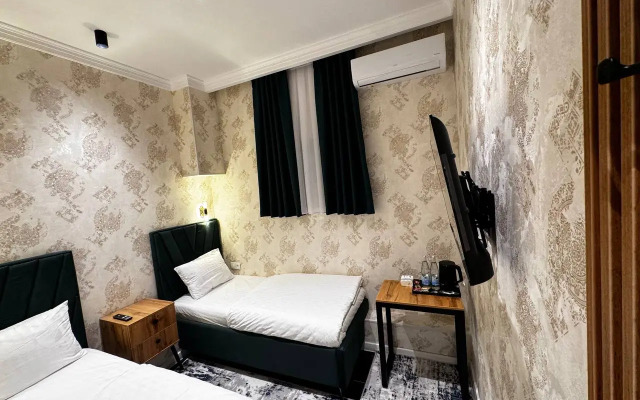 Petit Hostel