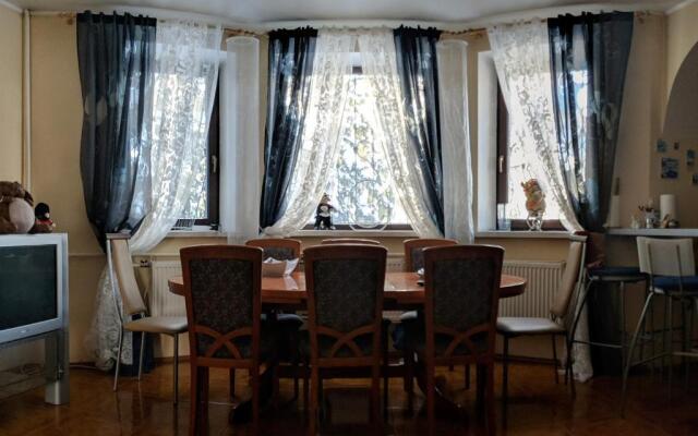 Na Yaroslavke House