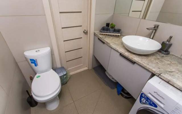 Novye trekhurovnevye apartamenty s vyhodom na Arbat Apartments