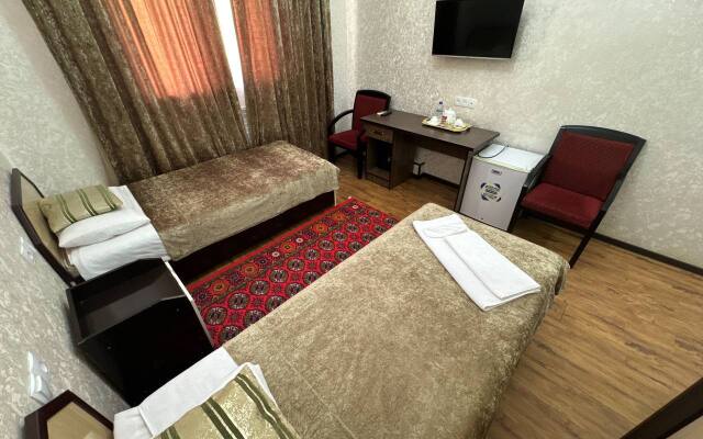 RATMINA Hotel