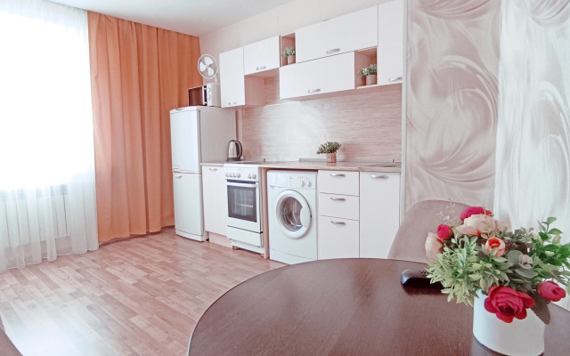 Na Ulitse Universitetskaya Naberezhnaya 60 Flat