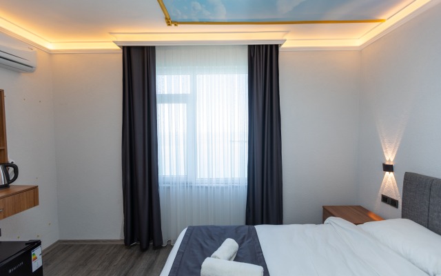 Black Pearly Hotel