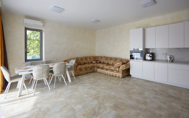 Ideal House Sea View Apartments