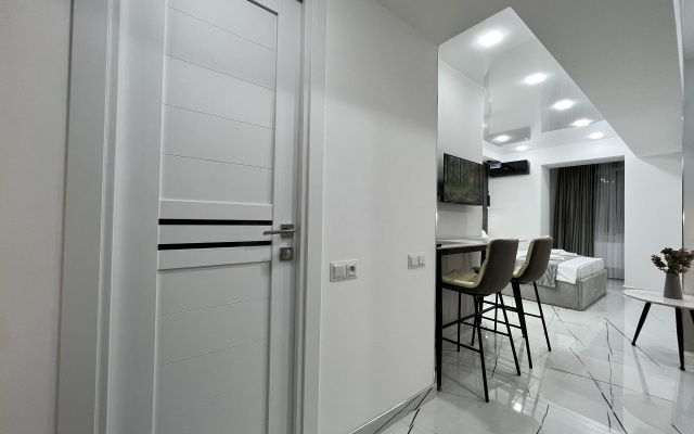 New Modern Classic City Center Apartments