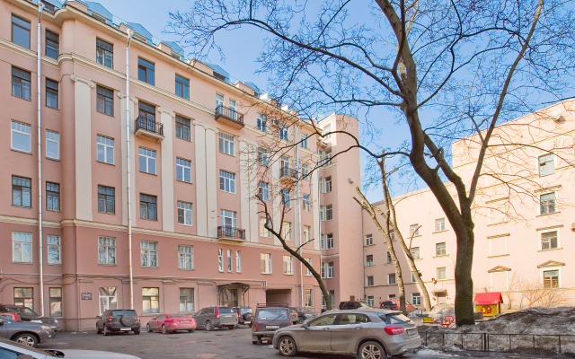 Apartments on Griboedova 113