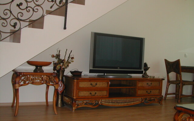 Chateau Del Marina Apartments