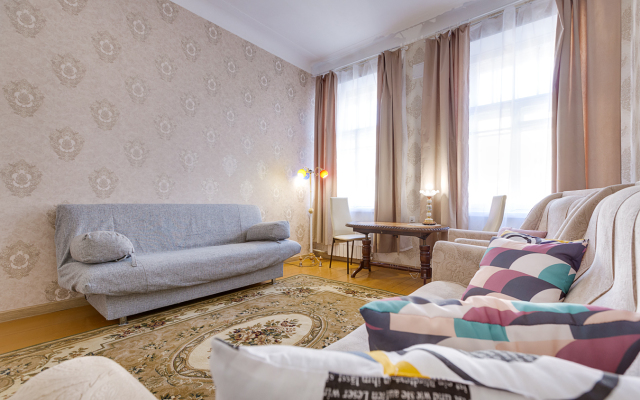 U Avrory VPiter na sutki Apartments