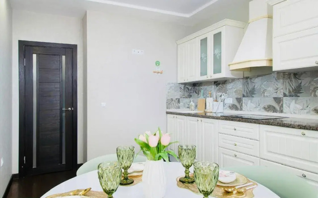 Bolshoy Razdelny Lyuks V Tsentre Flat
