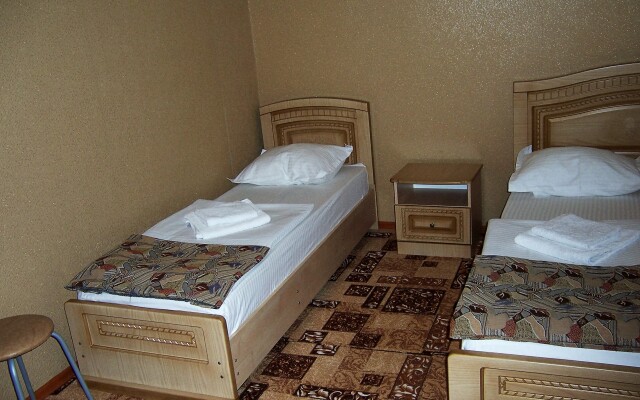 U Nikiticha Guesthouse