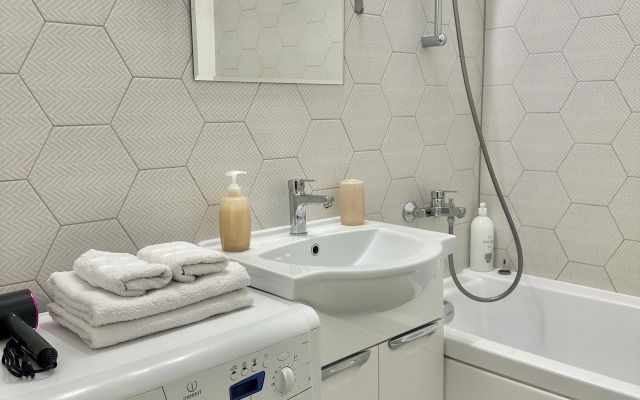 Квартира Просторная уютная и современная студия  на Родонитовой 35