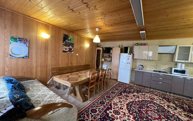 Gostevoy Dom Khadzhokhskiy Dvorik Guest House