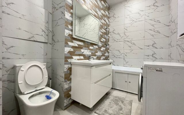 Prekrasnaya Kvartira V Tsentre Goroda Flat