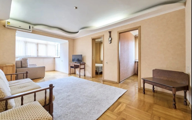 V Tsentre Sochi Flat