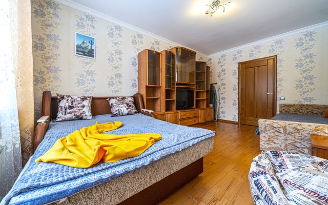 Квартира 2-х комнатная на Серебристом бульваре