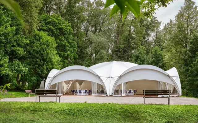 Vozdvizhenskoe Park Hotel