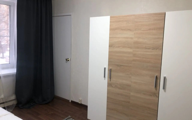 Na Ulitse Sofyi Kovalevskoy 6 Flat