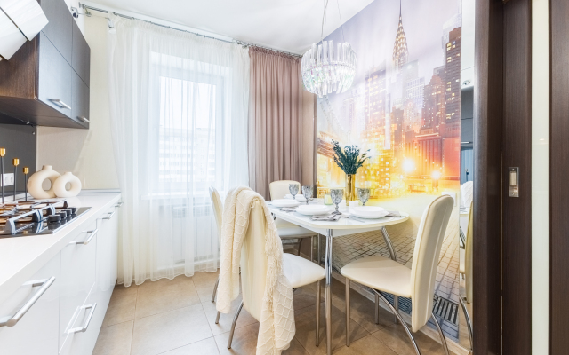 Апартаменты трехкомнатные на Меридианной