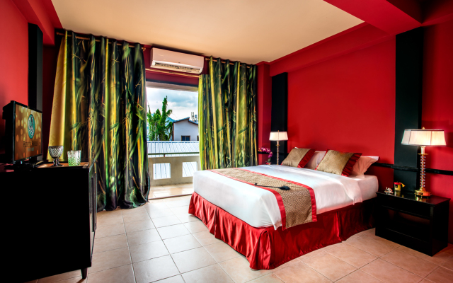 Pleasure Harbour Boutique Hotel