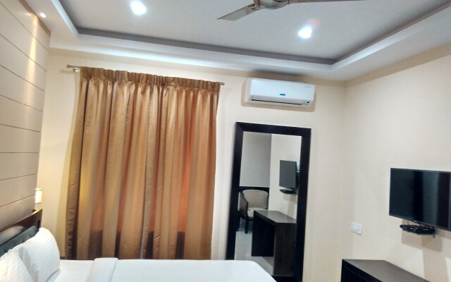 Hotel Raj Vista Suites & Convention