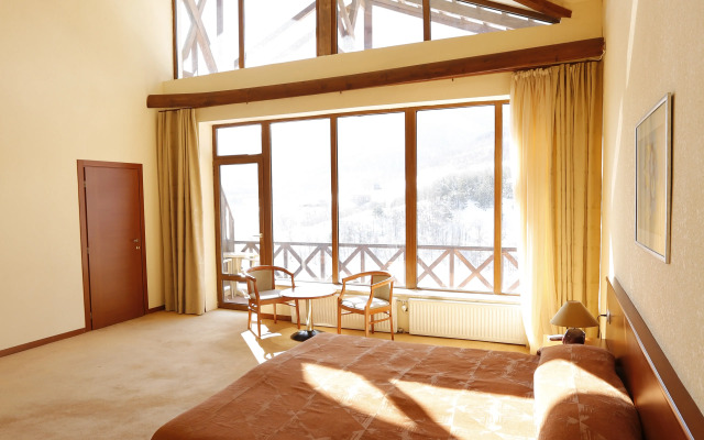 Arthurs Aghveran Resort