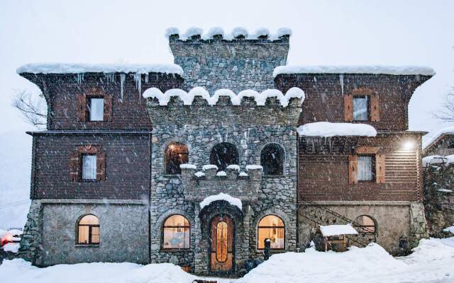 Fort Evrika Hotel