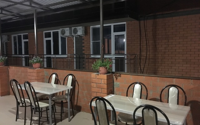 Air Azov Guest House