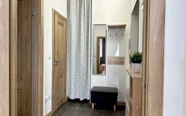 Yevrodvushka U Metro Lesnaya Apartments