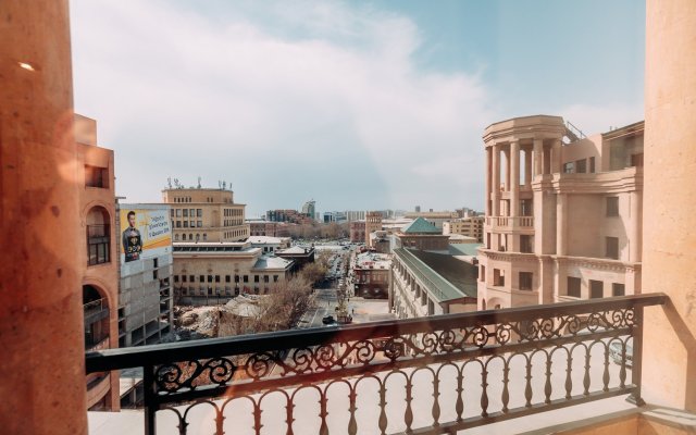 Отель Golden Palace Hotel Yerevan