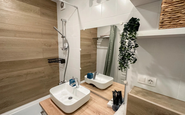 Uyutnaya Ryadom S Borom I Oblastnoy Bolnitsey Flat