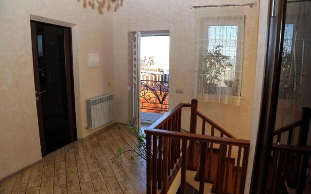 L'yuis Rostov Na Donu Guest House