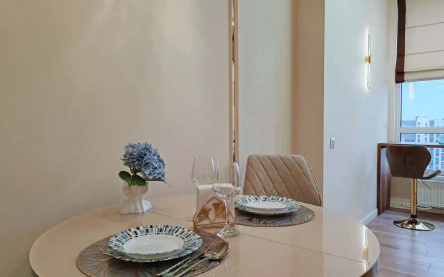 Flat s Panoramnym Vidom na Skver Geroyev Rossii
