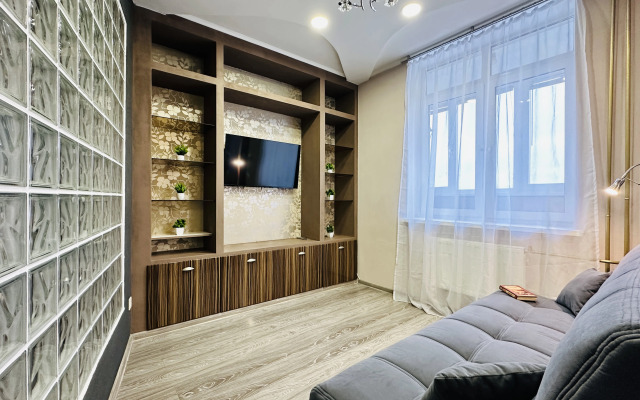 Uyutnaya studiya u Permskogo zooparka Flat