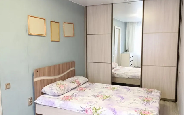 V Shelekhove Flat