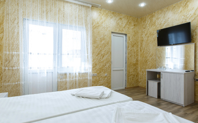 S Kukhney Apartments