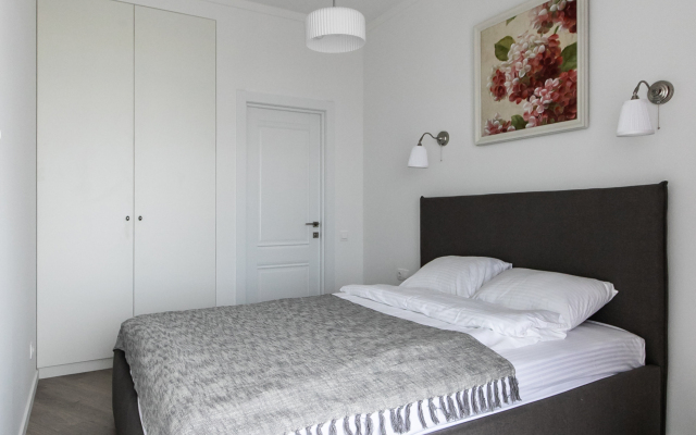 Apartment on the Heights 1