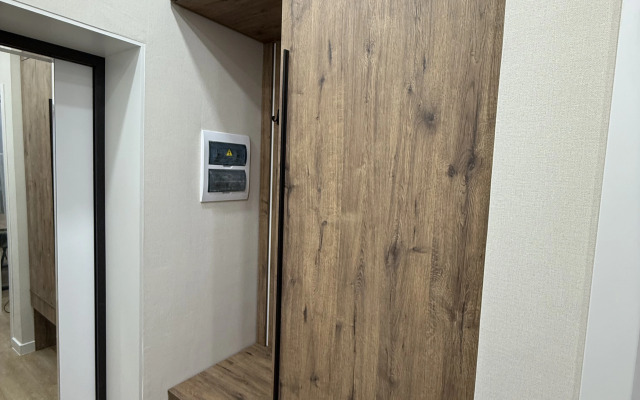 Premialnaya S Dizaynerskim Remontom Flat