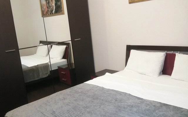 Dvushka Na Naberezhnoy Flat