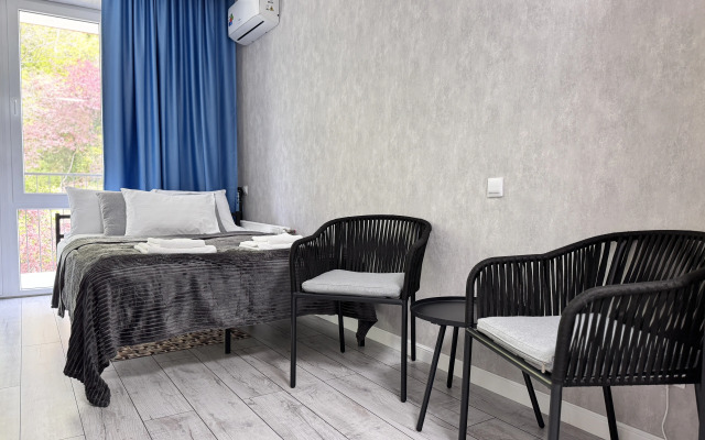 Studiya s balkonom v Zhk Monako Apartments