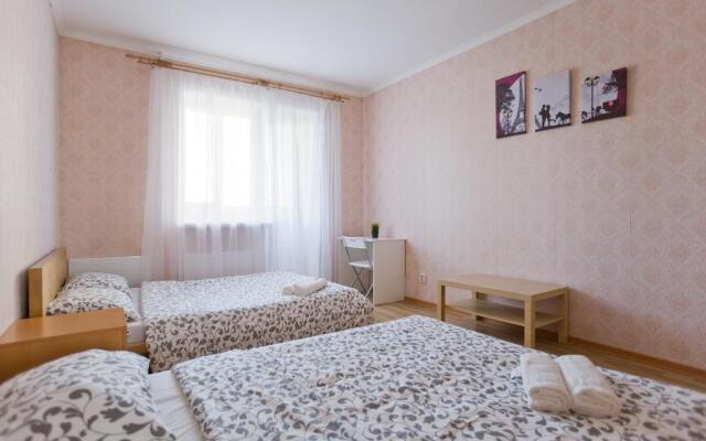 Апартаменты Трехкомнатные на Коломяжском 26