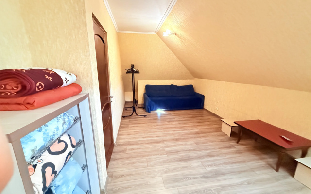 Castnyj dom s saunoj i bassejnom v kurortnoj zone