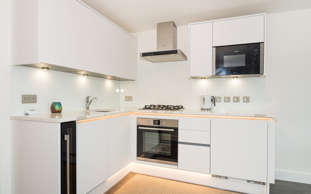 Апартаменты Bright Aircon Apartment Earls Court