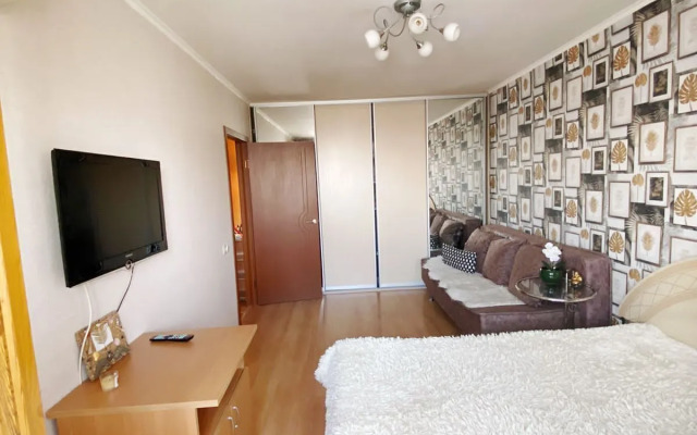 Квартира светлaя и уютнaя в Новo-Caвинoвcком районе